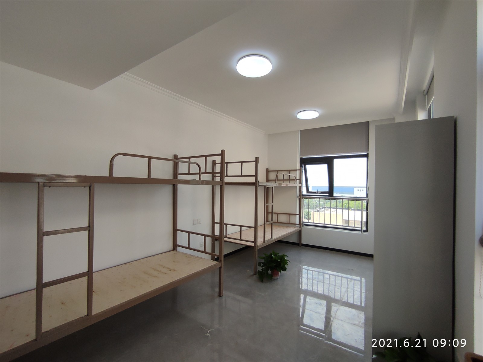 六层员工宿舍-四人间.jpg