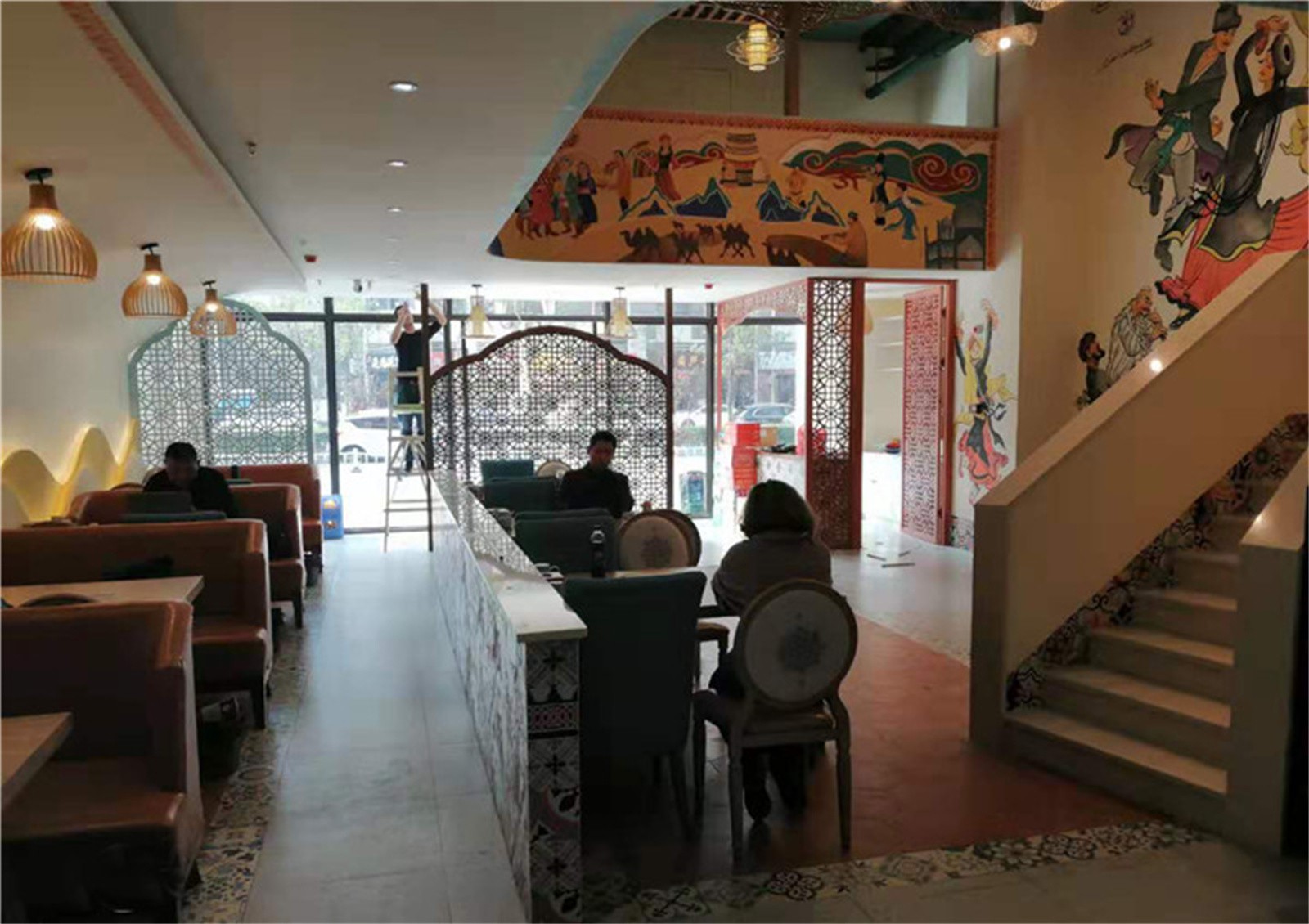 3 一楼入口餐区.jpg